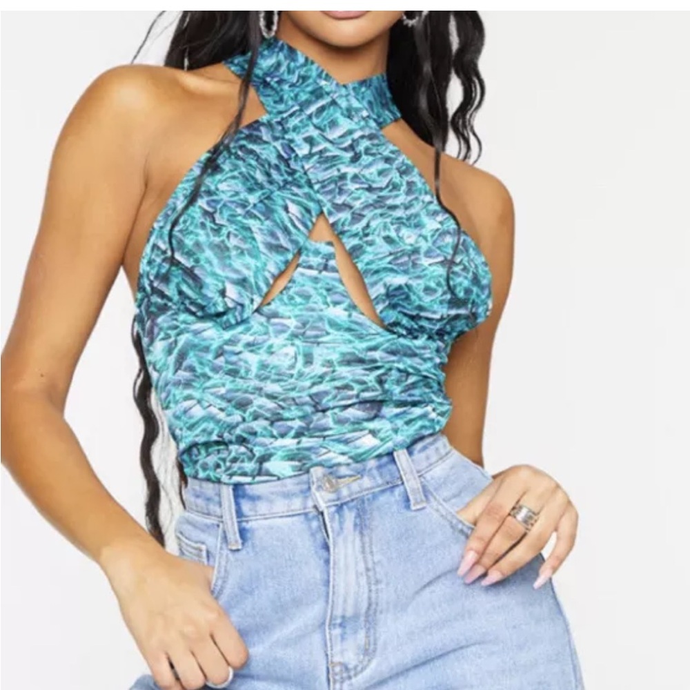 NWT Prettylittlething crossover zip topUS10